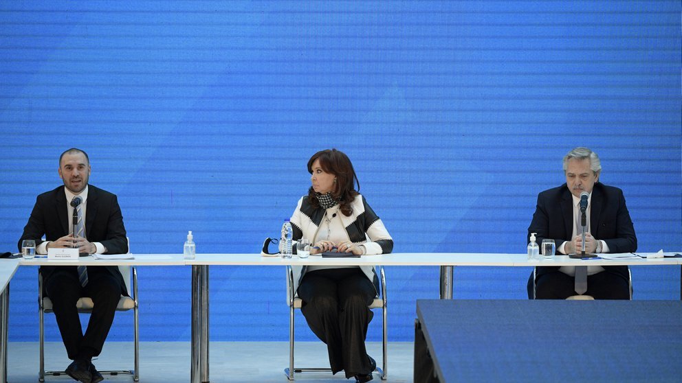 Más gasto público o acelerar reformas: qué escenario económico tiene por delante el Gobierno tras la derrota electoral